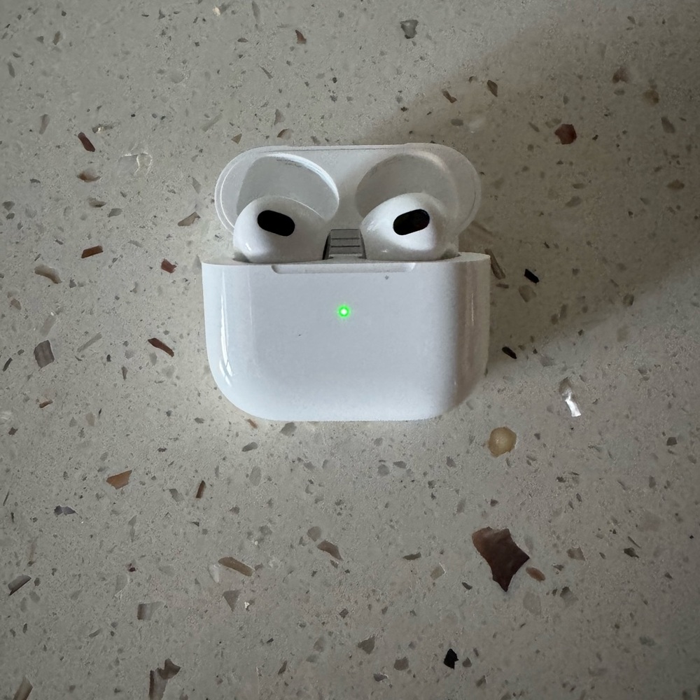 Apple AirPods 3rd Generation with Lightning Charging Case
